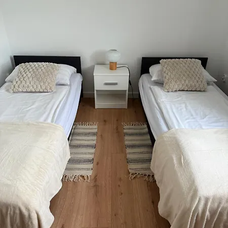 Ania, Nr 6 *
